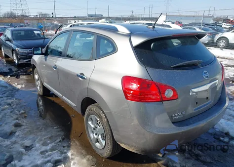 2015 Nissan Rogue Select S z USA, uszkodzony, nr VIN JN8AS5MV8FW760964